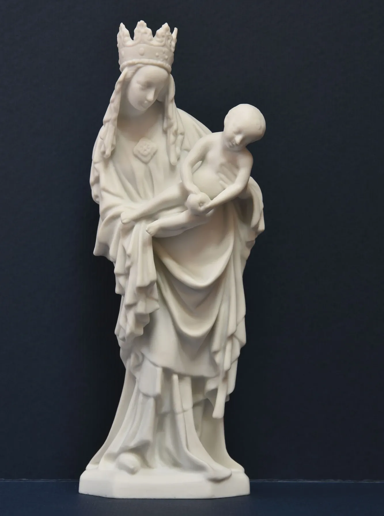 Plzeňská madona - zmenšená porcelánová kopie
